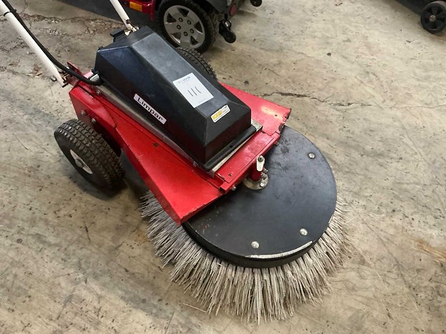 4f limpar radial 85fe straatveegmachine - afbeelding 2 van  6