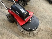4f limpar radial 85fe straatveegmachine - afbeelding 2 van  6