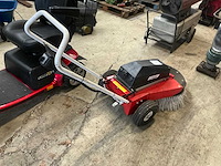 4f limpar radial 85fe straatveegmachine - afbeelding 3 van  6