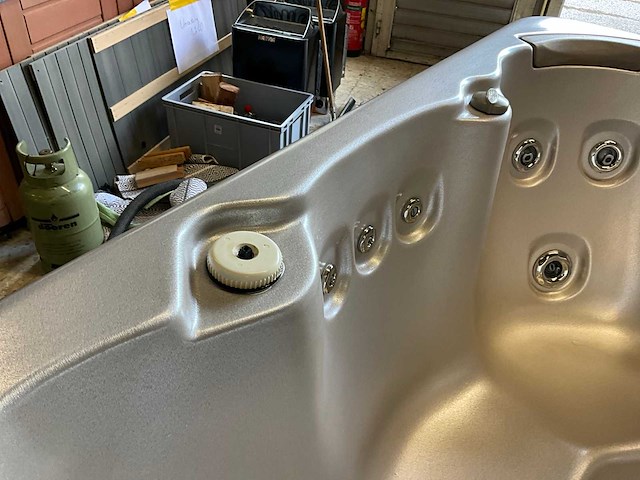 4seasonsspa jacuzzi - afbeelding 3 van  12