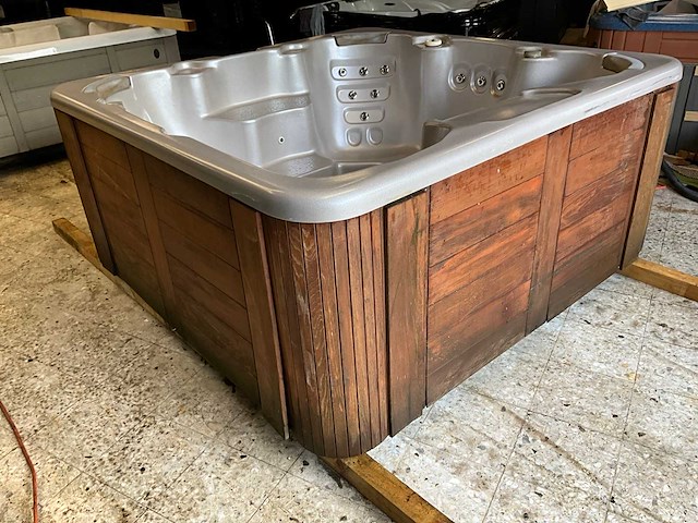 4seasonsspa jacuzzi - afbeelding 5 van  12