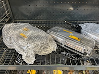 4x 12v zwaailampen voor voertuigen - afbeelding 2 van  5