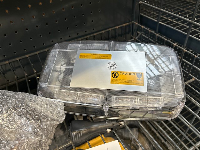4x 12v zwaailampen voor voertuigen - afbeelding 3 van  5