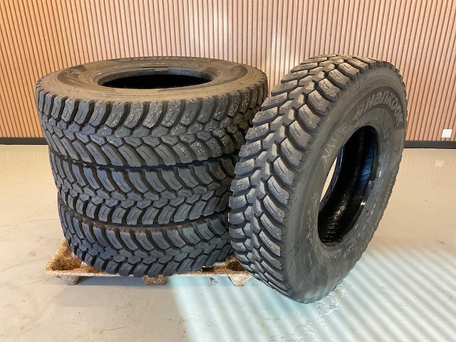 4x 13r22.5 hankook retread vrachtwagenband - afbeelding 1 van  7