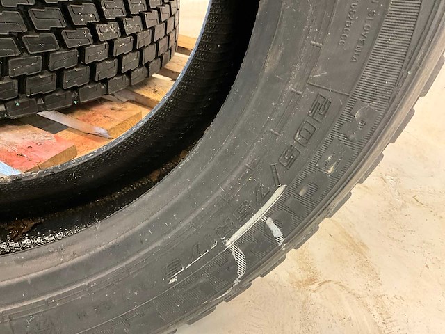 4x 205/75r17.5 retread vrachtwagenband - afbeelding 4 van  7