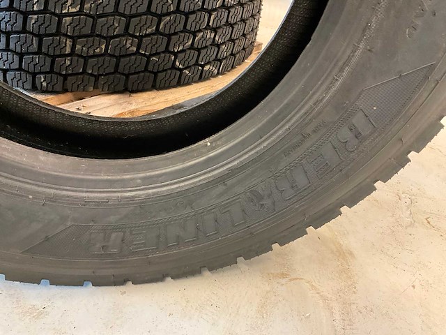 4x 215/75r17.5 berliner retread vrachtwagenband - afbeelding 5 van  7