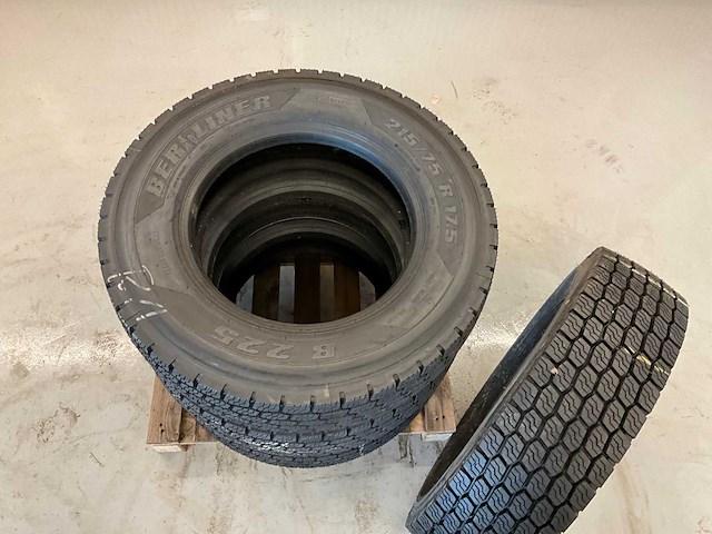 4x 215/75r17.5 berliner retread vrachtwagenband - afbeelding 6 van  7
