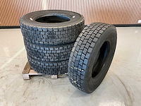 4x 215/75r17.5 retread vrachtwagenband - afbeelding 1 van  6