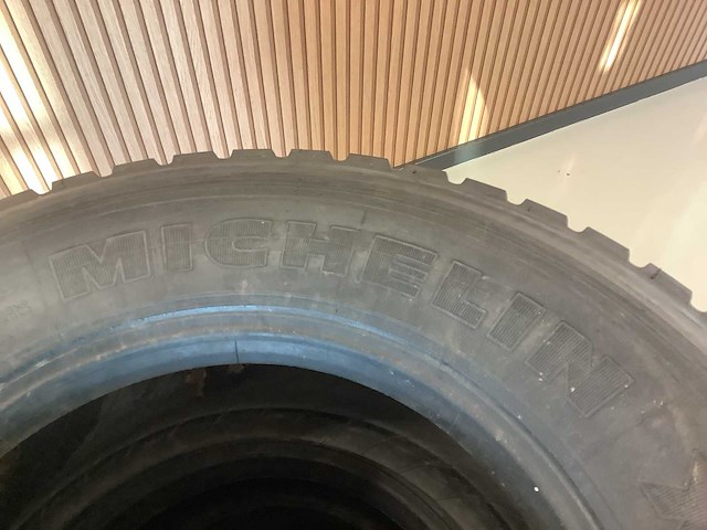 4x 265/70r17.5 m+s retread vrachtwagenband - afbeelding 6 van  7