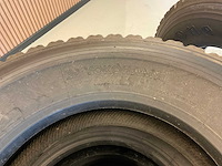4x 295/80 r22.5 retread vrachtwagenband - afbeelding 4 van  8