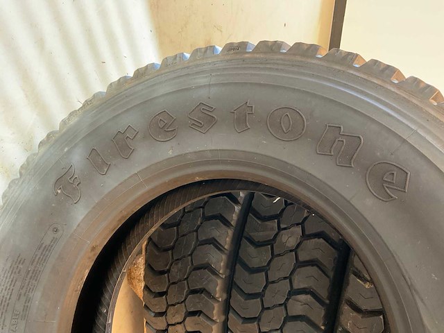 4x 295/80 r22.5 retread vrachtwagenband - afbeelding 6 van  8