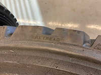 4x 295/80 r22.5 retread vrachtwagenband - afbeelding 8 van  9