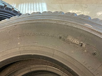 4x 295/80 r22.5 retread vrachtwagenband - afbeelding 7 van  9