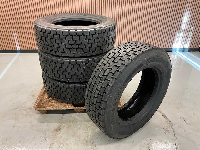 4x 315/60r22.5 retread vrachtwagenband - afbeelding 1 van  8