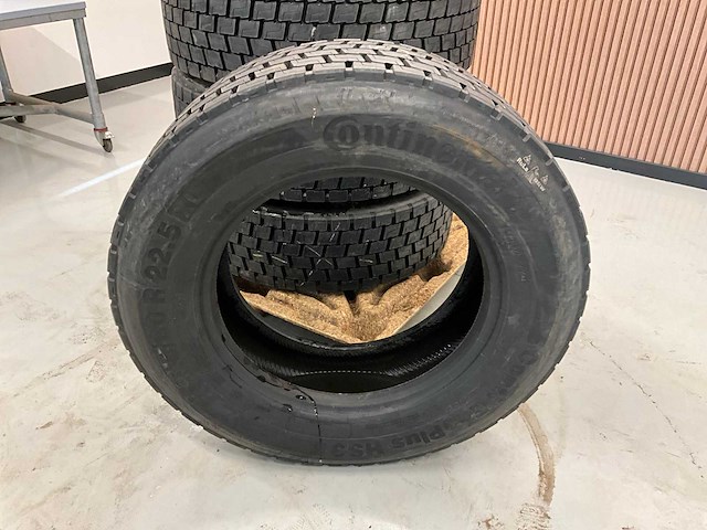 4x 315/60r22.5 retread vrachtwagenband - afbeelding 2 van  8