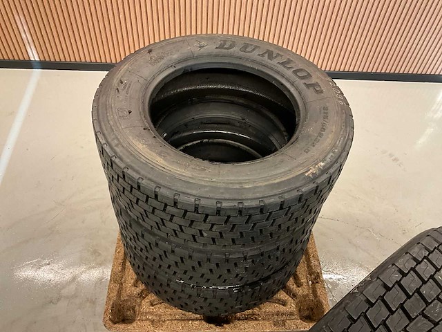 4x 315/60r22.5 retread vrachtwagenband - afbeelding 4 van  8