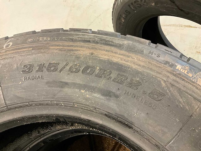 4x 315/60r22.5 retread vrachtwagenband - afbeelding 5 van  8