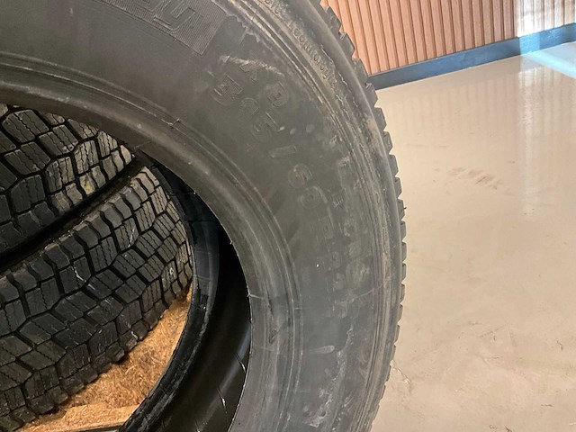 4x 315/60r22.5 retread vrachtwagenband - afbeelding 3 van  6