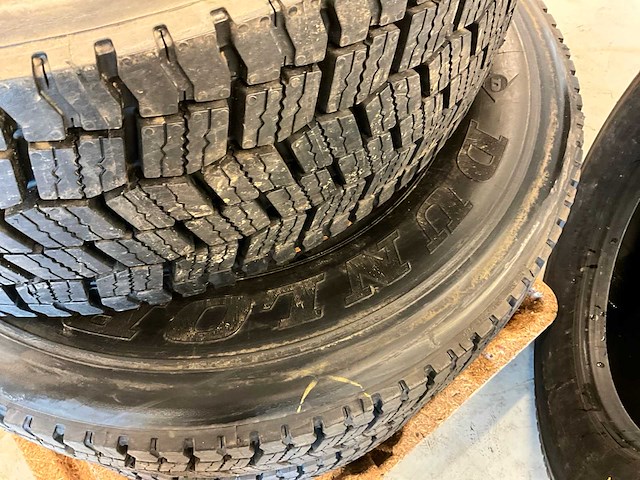 4x 315/60r22.5 retread vrachtwagenband - afbeelding 6 van  6