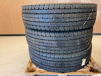 4x 315/80 r22.5 bridgestone retread vrachtwagenband - afbeelding 3 van  7