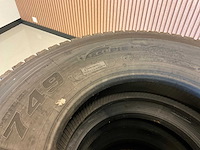 4x 315/80 r22.5 bridgestone retread vrachtwagenband - afbeelding 6 van  7