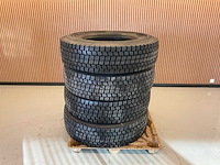 4x 315/80 r22.5 pirelli retread vrachtwagenband - afbeelding 8 van  8