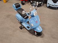 4x 4 kindervoertuigen, audi, bmw, vespa - afbeelding 3 van  28