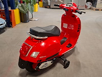 4x 4 kindervoertuigen, audi, bmw, vespa - afbeelding 11 van  28