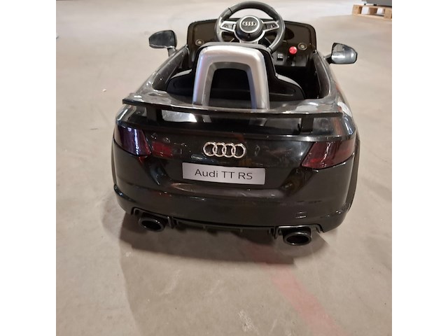 4x 4 kindervoertuigen, audi, bmw, vespa - afbeelding 20 van  28