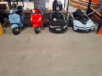 4x 4 kindervoertuigen, audi, bmw, vespa - afbeelding 12 van  28