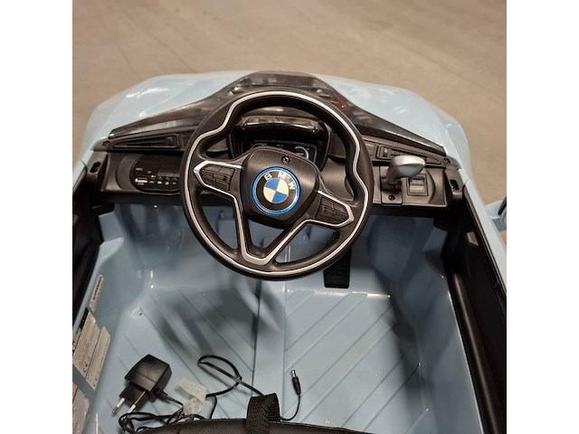 4x 4 kindervoertuigen, audi, bmw, vespa - afbeelding 27 van  28