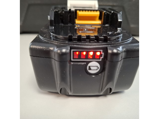 4x accu 18v - 5.0ah mkt - afbeelding 5 van  6