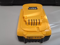 4x accu 20v - 5.0ah dcb200-50 - afbeelding 4 van  6