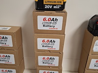 4x accu 20v - 6.0ah dcb200-60 - afbeelding 1 van  6