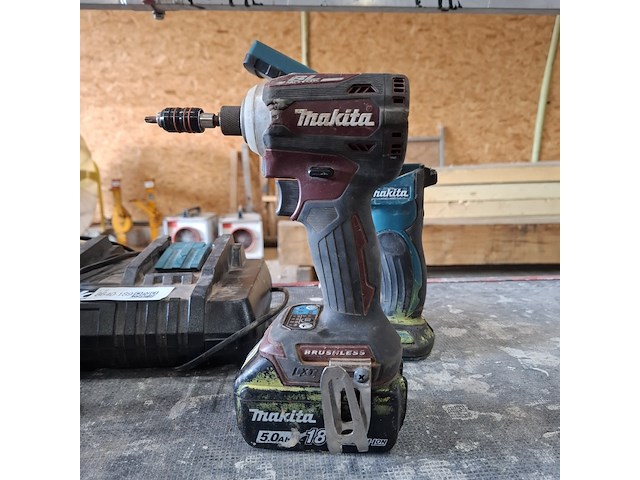 4x accu gereedschap makita - afbeelding 8 van  15