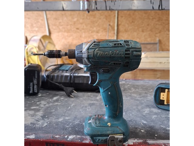 4x accu gereedschap makita - afbeelding 15 van  15