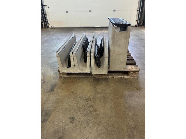 4x afvoergoot/lijngoot/zandvanggoot materiaal glasvezelversterkt beton incl. gietijzer rooster., hauraton faserfix, ks150.020 - afbeelding 1 van  5