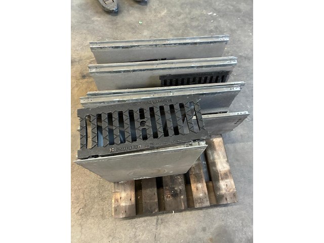 4x afvoergoot/lijngoot/zandvanggoot materiaal glasvezelversterkt beton incl. gietijzer rooster., hauraton faserfix, ks150.020 - afbeelding 2 van  5