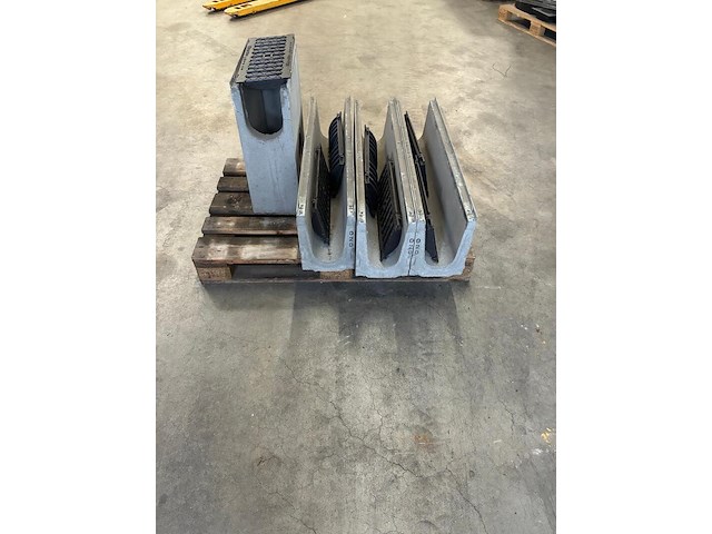4x afvoergoot/lijngoot/zandvanggoot materiaal glasvezelversterkt beton incl. gietijzer rooster., hauraton faserfix, ks150.020 - afbeelding 3 van  5