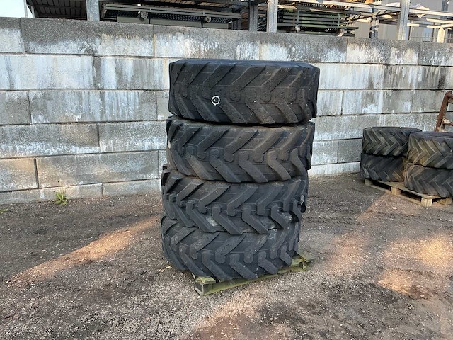 4x alliance tough-trac 400/80 r24 band, wiel en velg - afbeelding 1 van  11