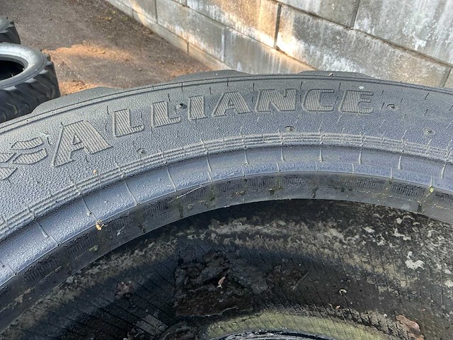 4x alliance tough-trac 400/80 r24 band, wiel en velg - afbeelding 11 van  11