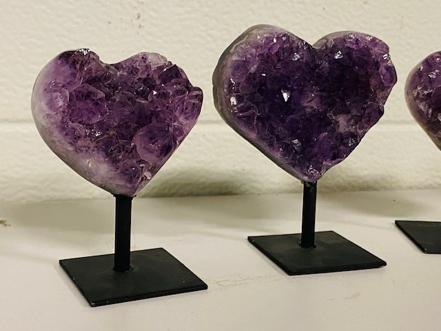 4x amethist hart op metalen standaard - afbeelding 1 van  6