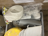 4x assortimentsbak met diverse ijzerwaren en krat met bouwmaterialen - afbeelding 2 van  10