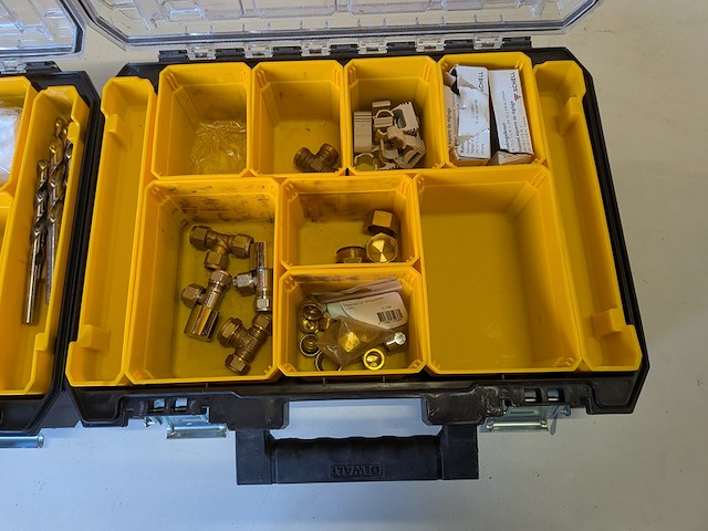 4x assortimentskoffer met ijzerwaren o.a. dewalt - afbeelding 2 van  20