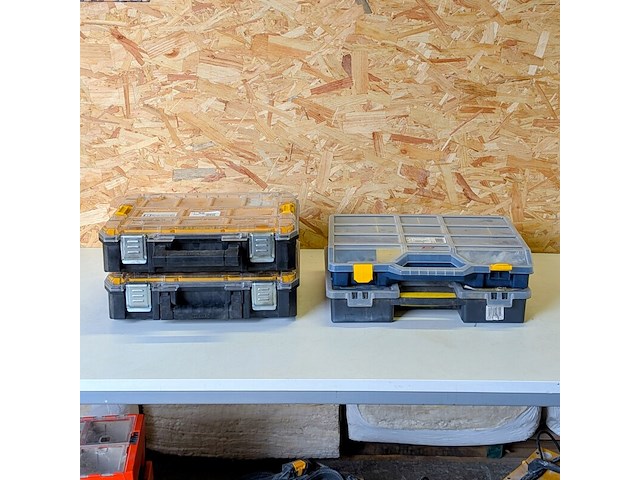 4x assortimentskoffer met ijzerwaren o.a. dewalt - afbeelding 1 van  20
