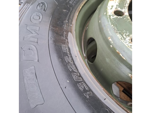 4x autoband op velg en 4x vrachtwagenband op vleg, o.a goodyear - afbeelding 2 van  17