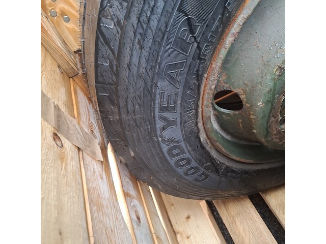 4x autoband op velg en 4x vrachtwagenband op vleg, o.a goodyear - afbeelding 6 van  17