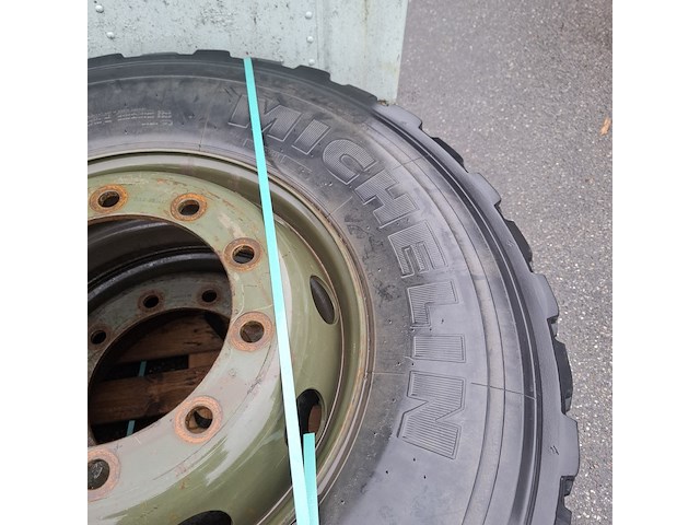 4x autoband op velg en 4x vrachtwagenband op vleg, o.a goodyear - afbeelding 12 van  17