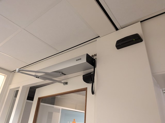 4x automatische deuropener met drukschakelaar - afbeelding 2 van  9