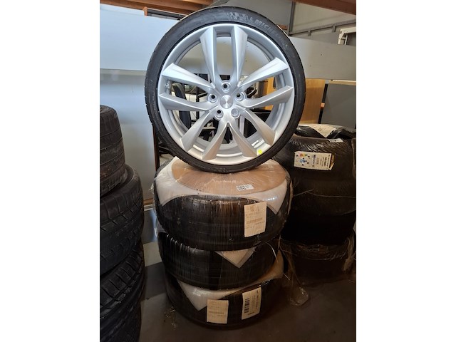 4x band met velg michelin, pilot super sport - afbeelding 1 van  5